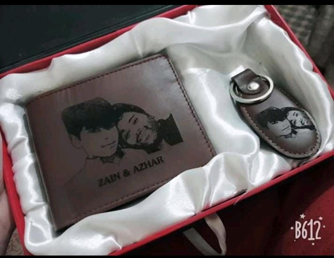 "Discover the Ultimate Customized Wallet Keychain Set: The Best Gift for Any Occasion and a Must-Have for Personal Use"