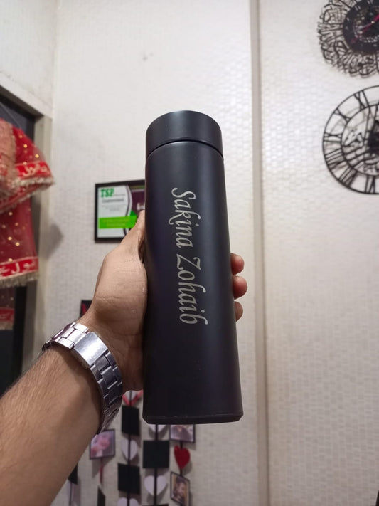 Elegant Black Personalized Temperature Bottle - Premium Stainless Steel for Gifting and Personal Use