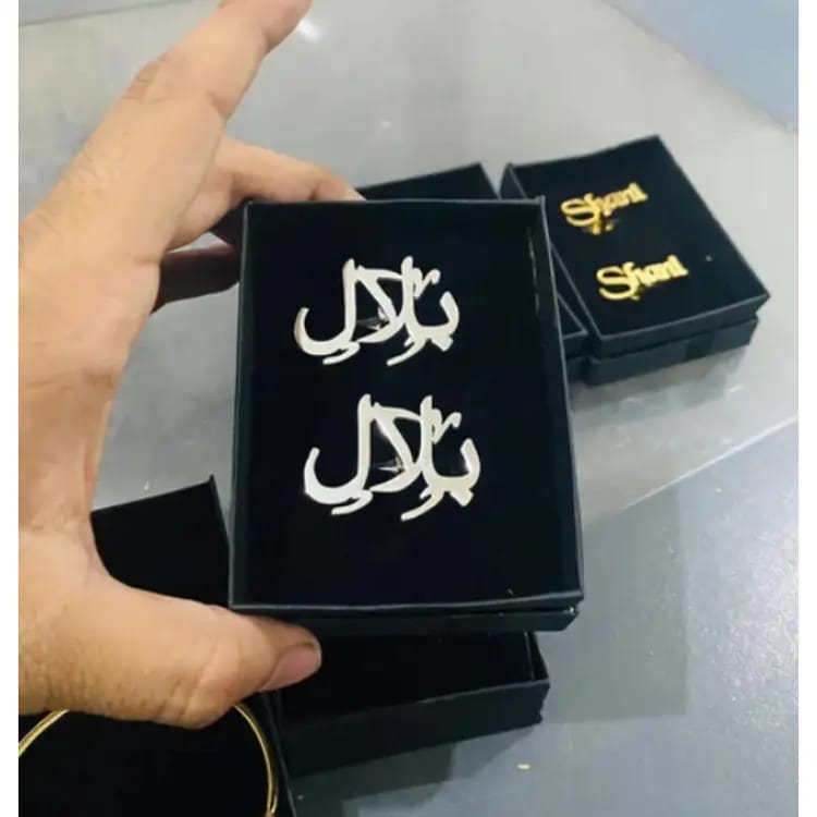 "Exquisite Personalized Cufflinks: Customizable Designs in a Gift Box for Special Occasions and Personal Style Enhancement"